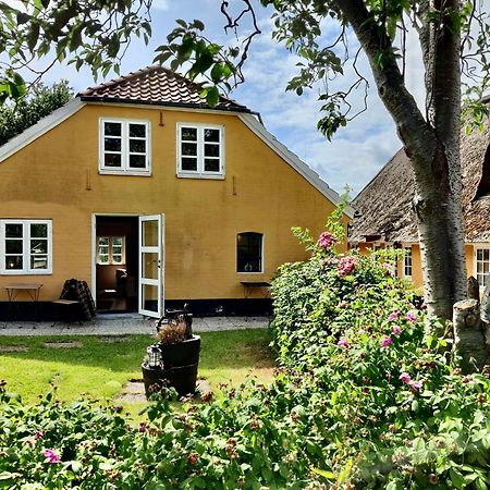 Den Gamle Skomager Hytte Ved Slotssoen Gråsten Exterior foto